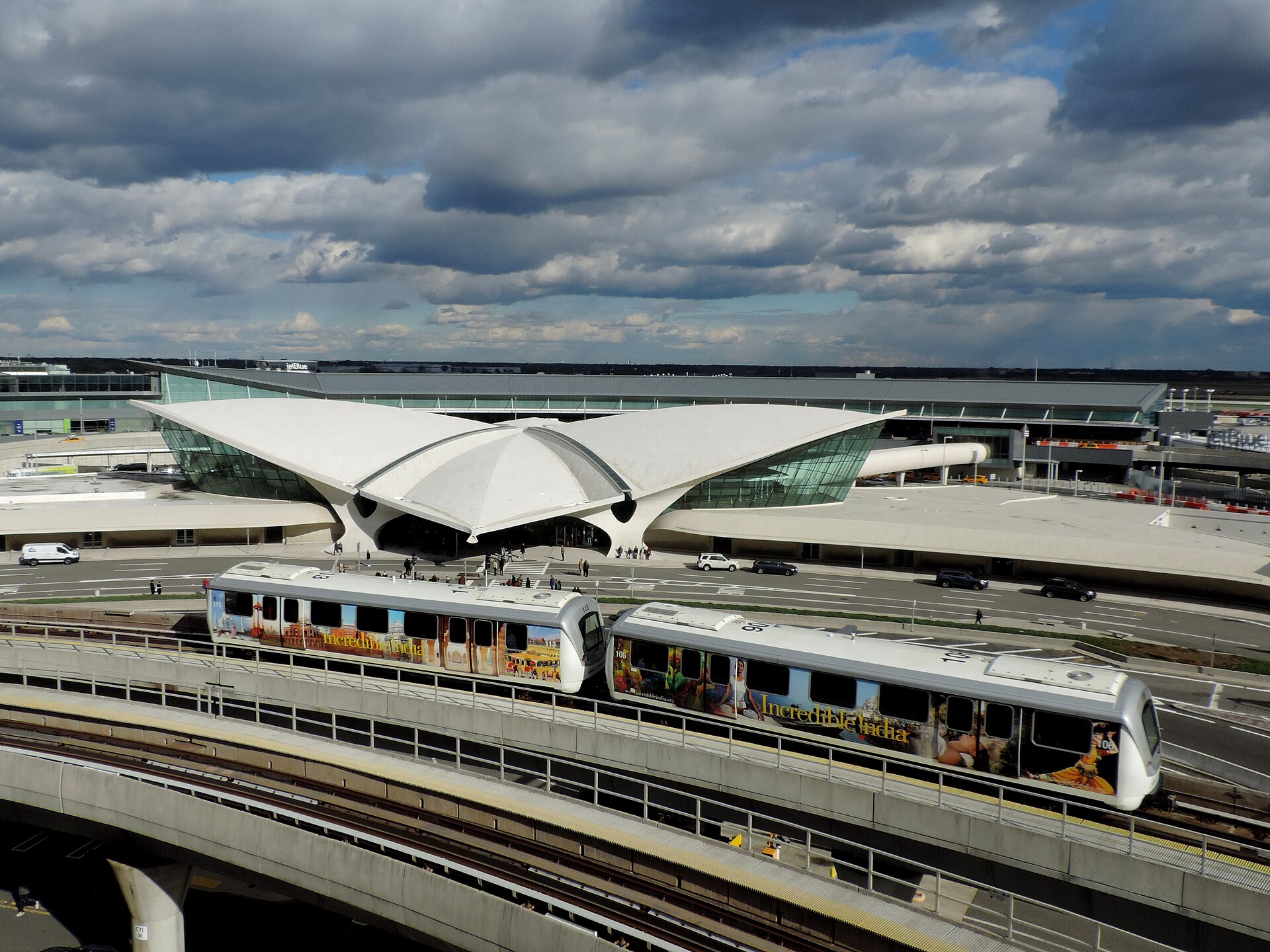 AirTrain passing the TWA Flight Center at JFK Airport